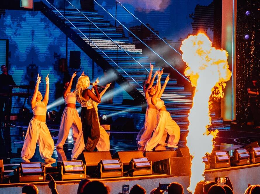 CCC6C54D-A023-4A3D-8A75-A79B1E2024FF